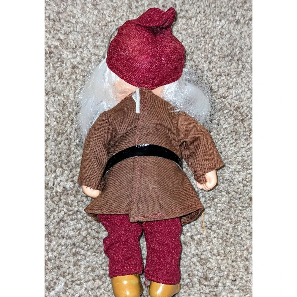 Disney Snow White Sneezy Doll Vintage Collectible Figure Toy in Box‎
